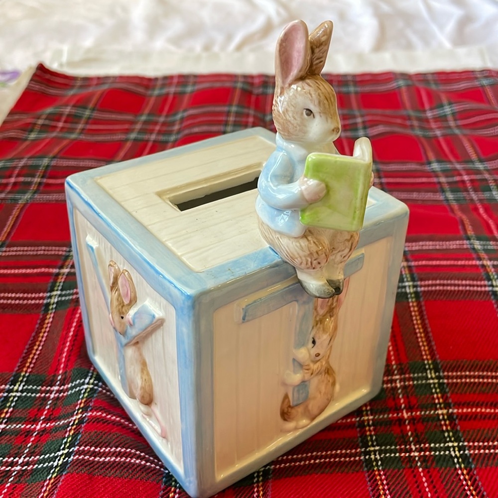1990 Schmid porcelain Beatrix Potter Petter Rabbit figurine block Bank